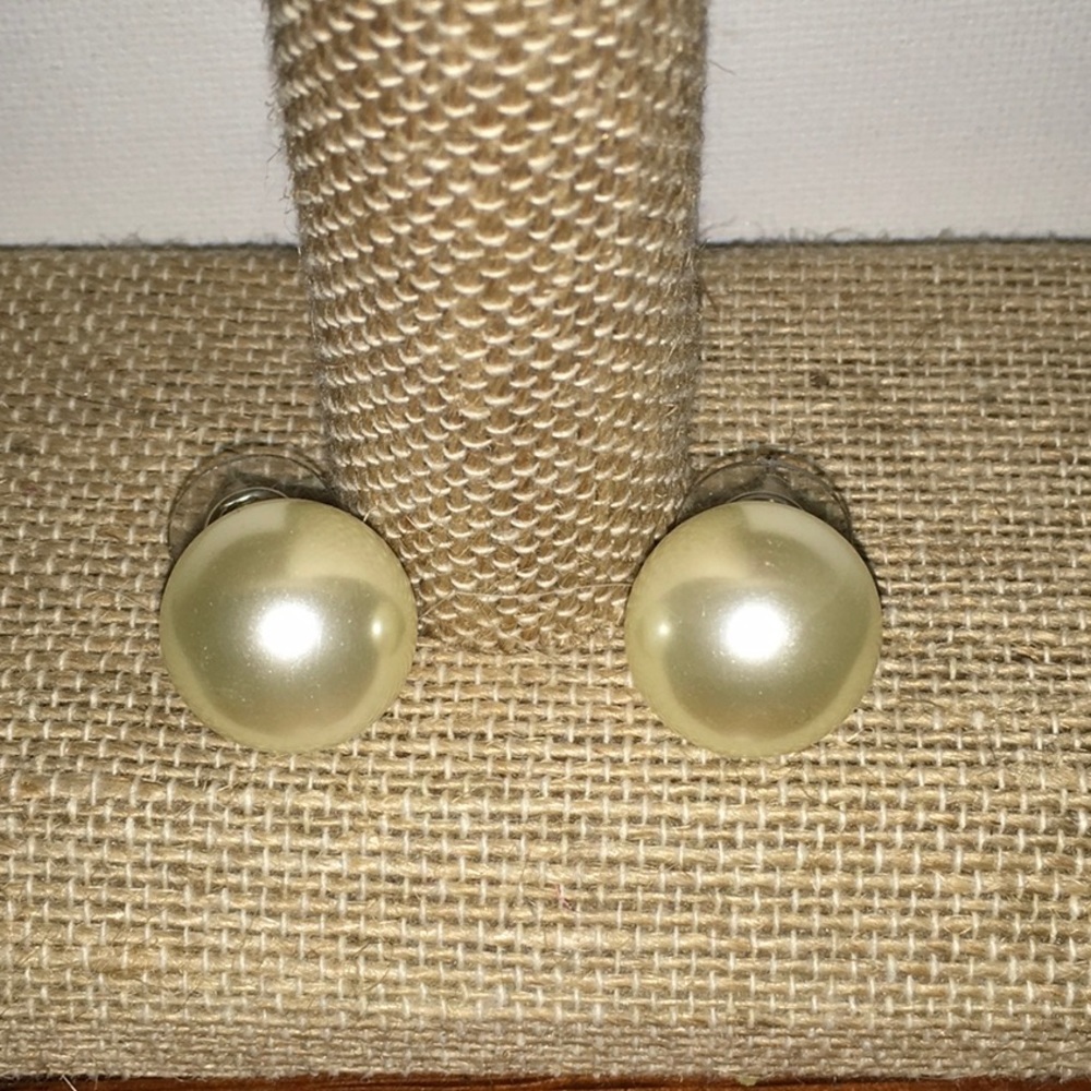 Shaila Earrings
